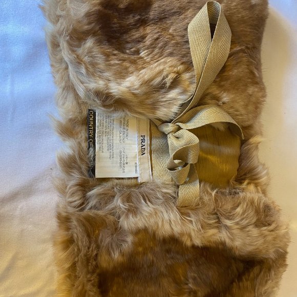 PRADA GENUINE CHINCHILLA COLLAR - LIGHT BROWN - Picture 2 of 9